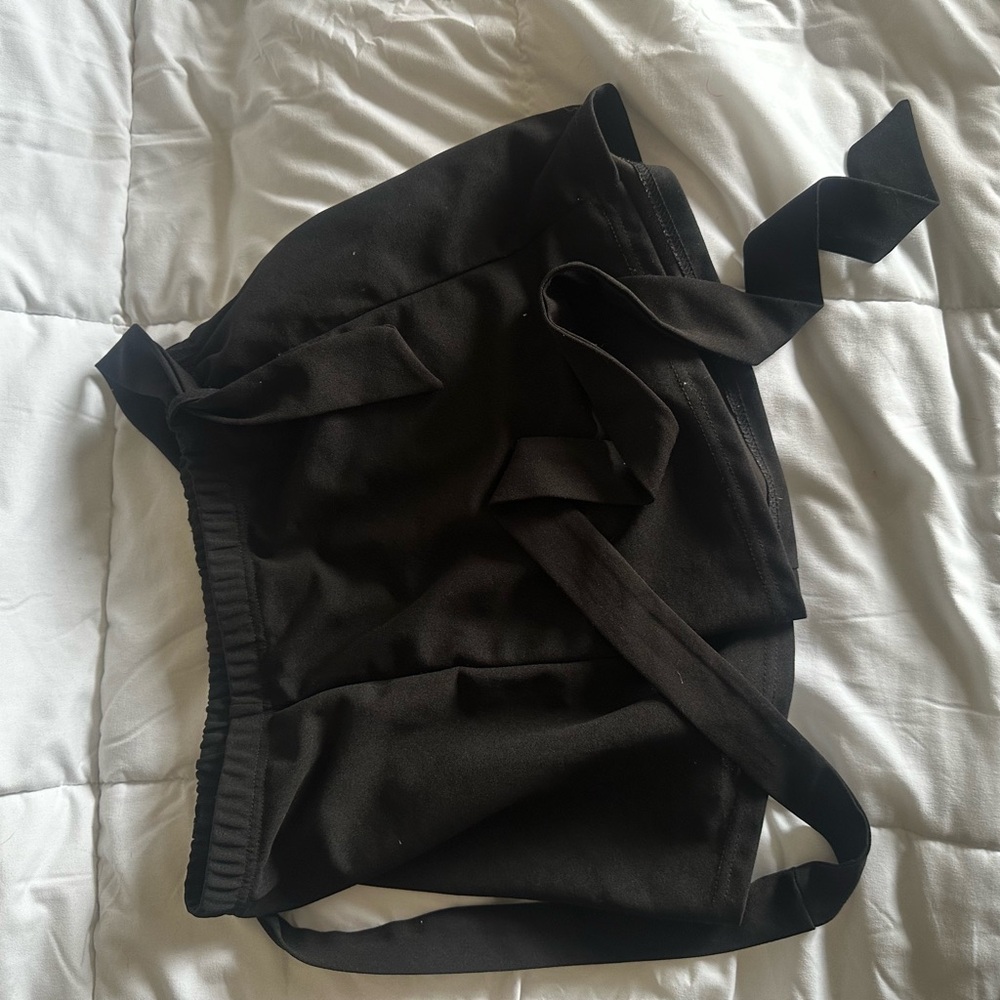 Abercrombie, black tie, work shorts